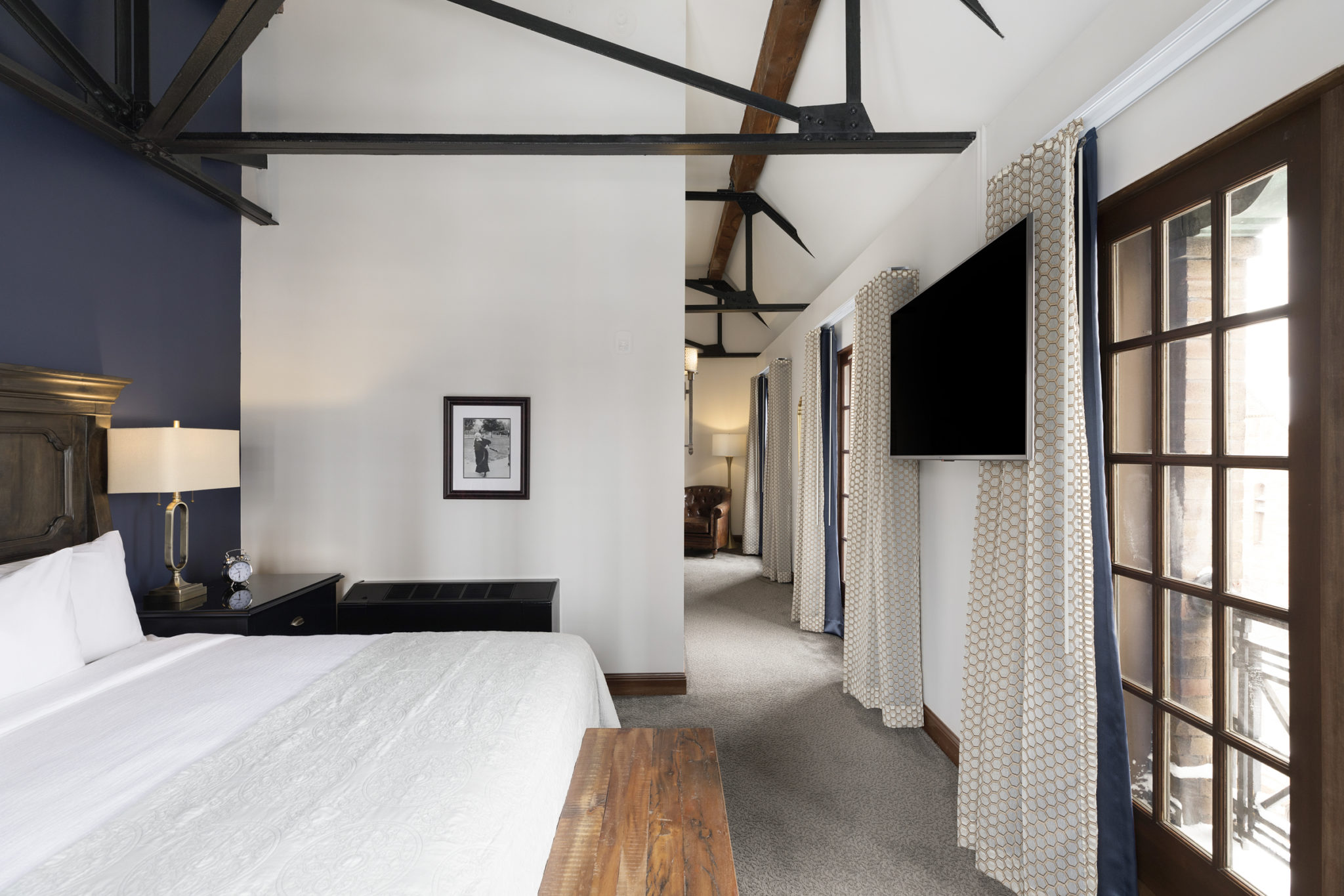 Corner King Suite